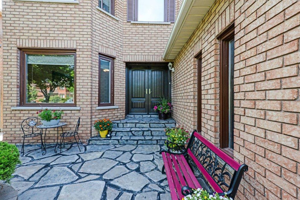 Oakville Executive Detached home listing mls winston churchill